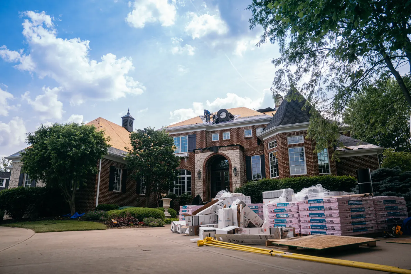 Manufacturer-certified roof installation in Timberbrook